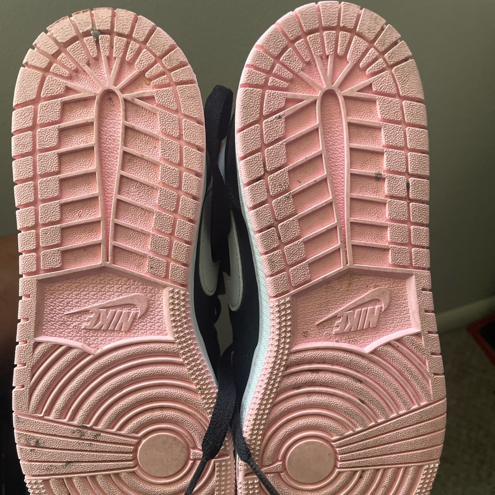 Jordan 1’s - Picture 4 of 9